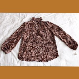 NWT choker necklace leopard print top